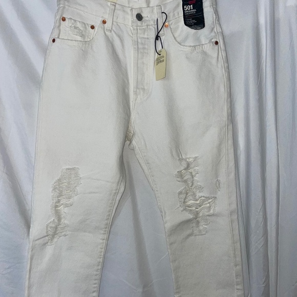 Levi's 501 Cropped White Denim Women's Distressed Jeans Size 29 X26 NWT - Picture 1 of 8